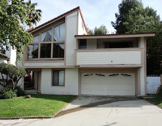 1st image of 2922 Briarwood Dr