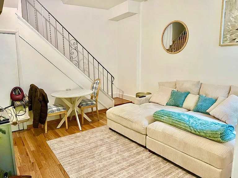 448 W Saint James Pl #3B — Photo 3