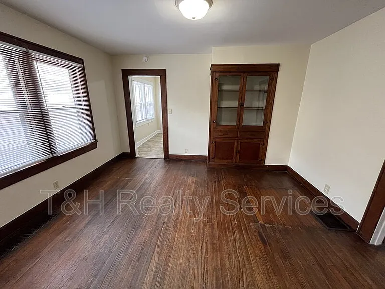 1534 Dawson St — Photo 7