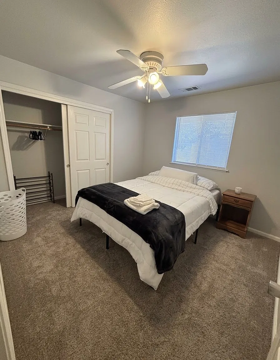 4 bed, 1842 sqft, $850 — Photo 2