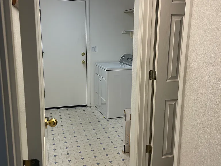 Mia Ct — Photo 12