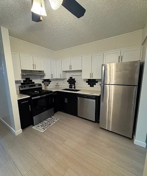 1 BED 1 BATH - Kitchen