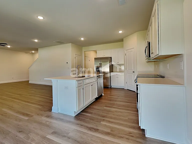 3511 Lincoln Heights Ln — Photo 3