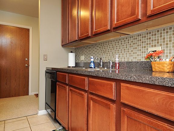 4th image of 6020 Oakwood Dr APT 2J