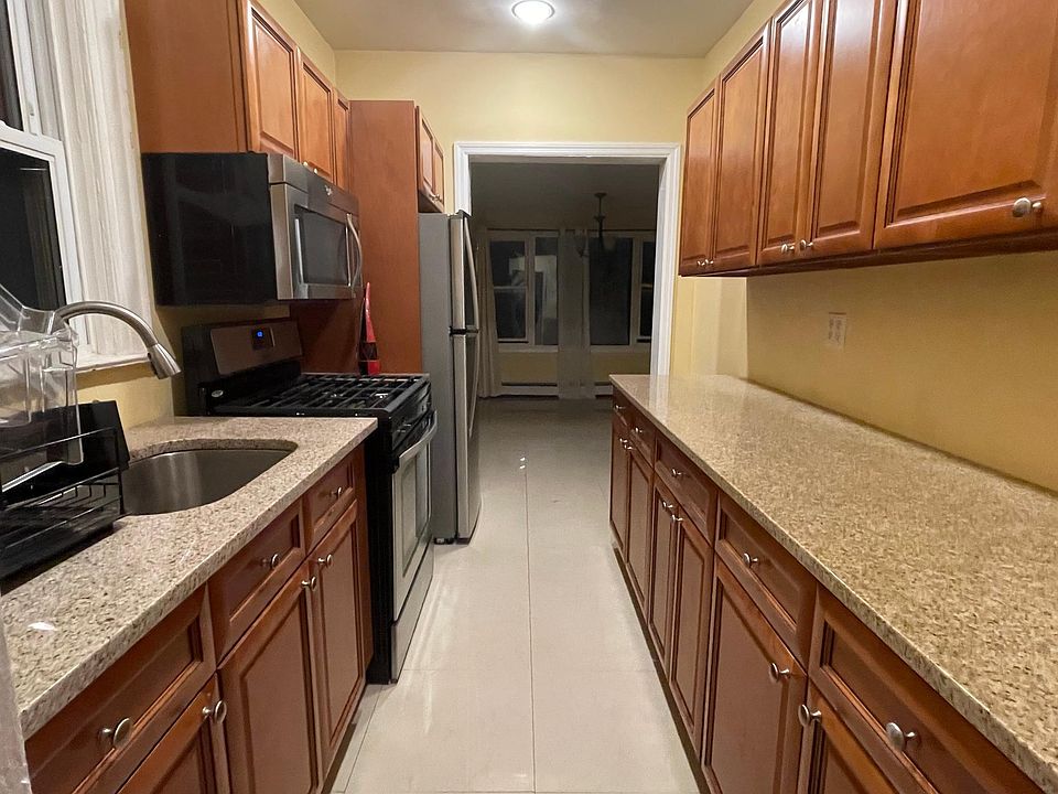 1st image of 3233 Randall Ave Floor 2