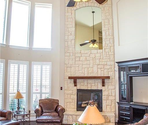 4th image of 1641 Greenwood Ct