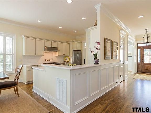 5th image of 315 Kinsale Dr