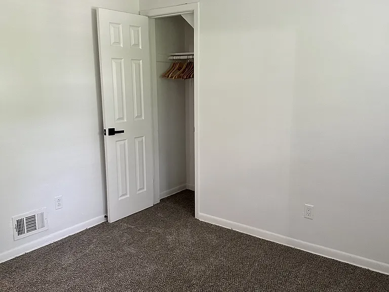 929 Warren St #2 — Photo 14