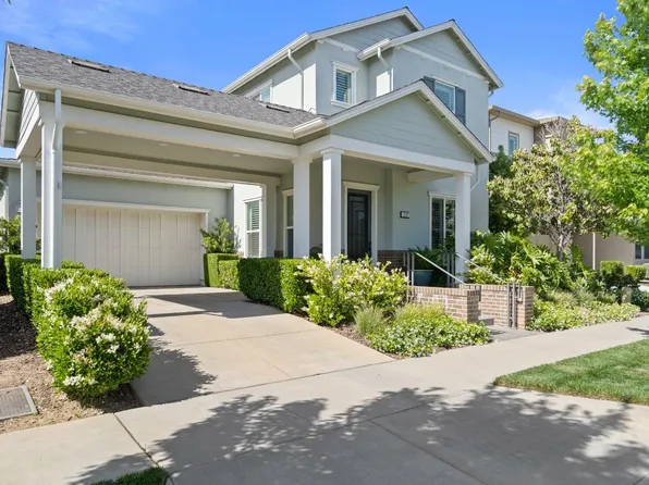 3317 McKinley Village Way, Sacramento, CA 95816