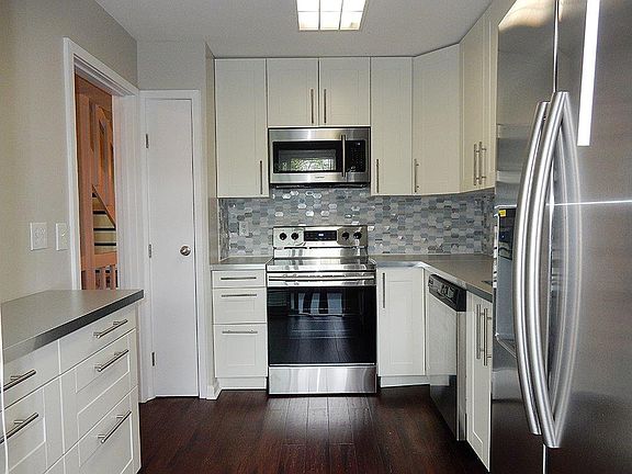 3rd image of 70 Twin Lakes Dr