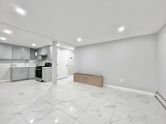 3rd image of 20300 27th Ave