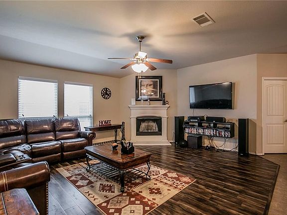 4th image of 2037 Karsen Ln