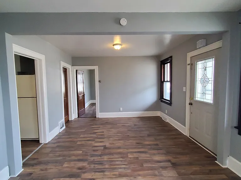 114 4th St #1 — Photo 2