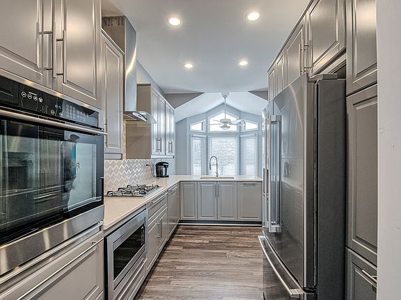 4th image of 10516 Brookridge Ct