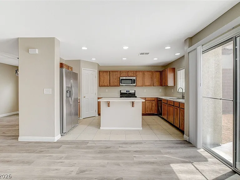1129 Autumn Bay Ct — Photo 10