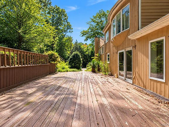 5th image of 80 Alpine Way
