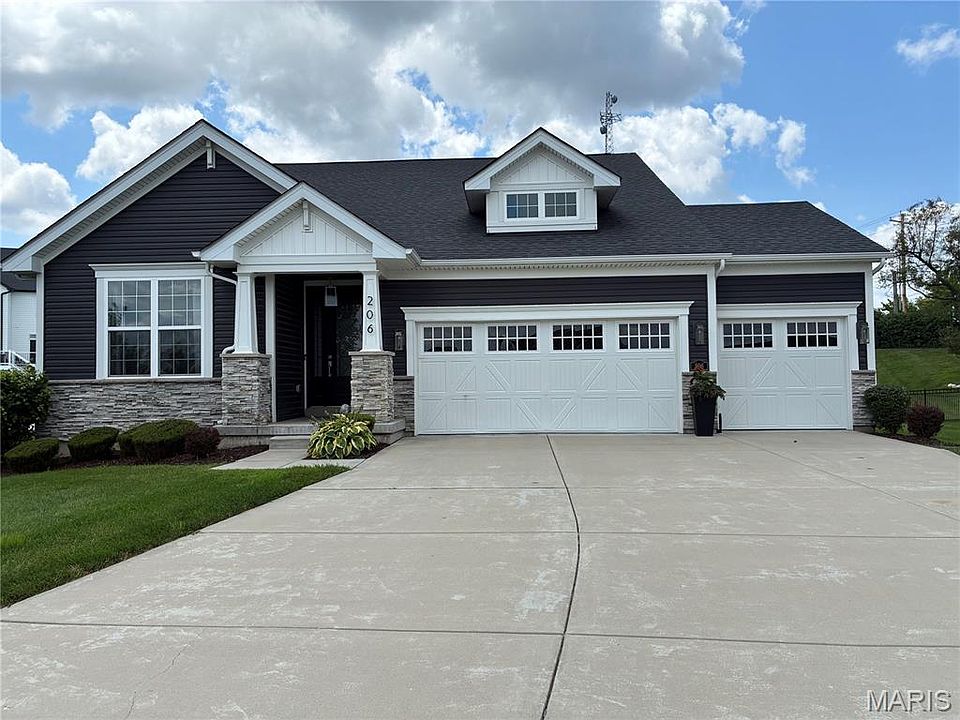 1st image of 206 Menslage Ct