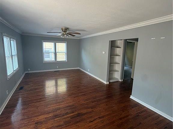3rd image of 3132 Grand Ave