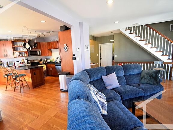 4th image of 48 Hobson St #3