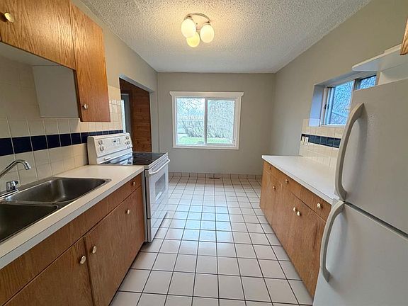 4th image of 9516 S 102nd Ave