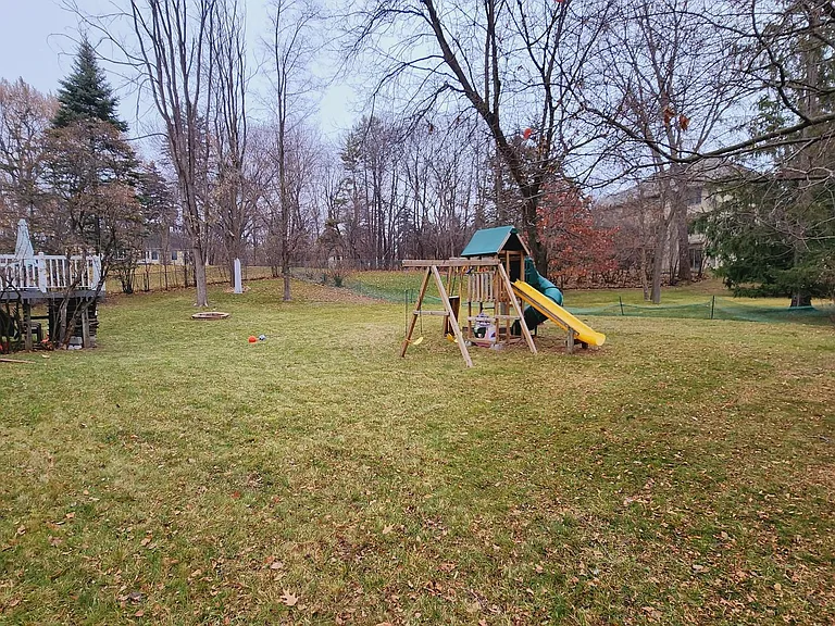 14920 McGinty Rd W — Photo 44
