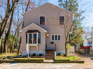 37 Beechwood Dr, Hillsdale, NJ 07642