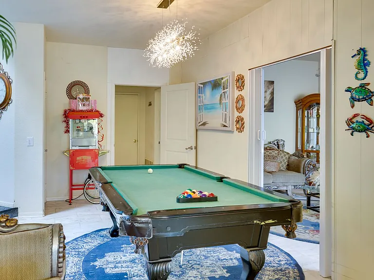 Building's Lounge