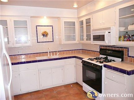 Bright, Upgraded, Custom Built Country Kitchen