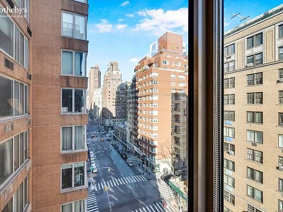 4th image of 30 E 85th St APT 8A