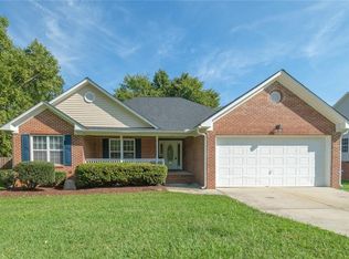 2103 Forest Edge Dr, Greensboro, NC 27406