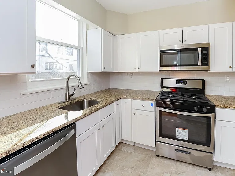 162 Edgehill Rd — Photo 4