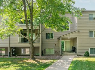 1235 Ferndale St N #C11, Maplewood, MN 55119
