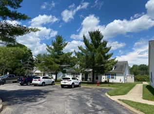 101 Fairways Dr UNIT D, Chardon, OH 44024