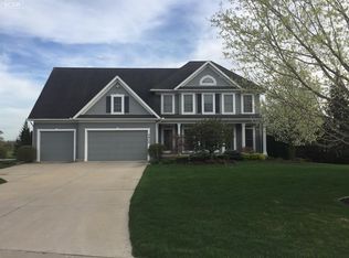 2412 Lindsay Ln, Grand Blanc, MI 48439