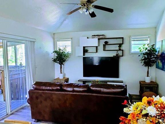 2nd image of 1531 NE 35th St #1211