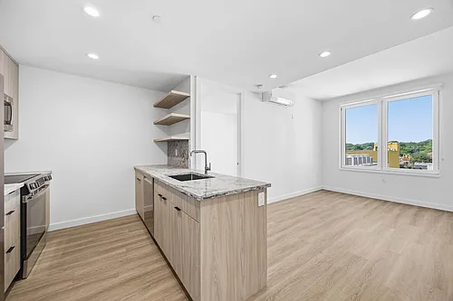 100 Sullivan Pl Photo 1