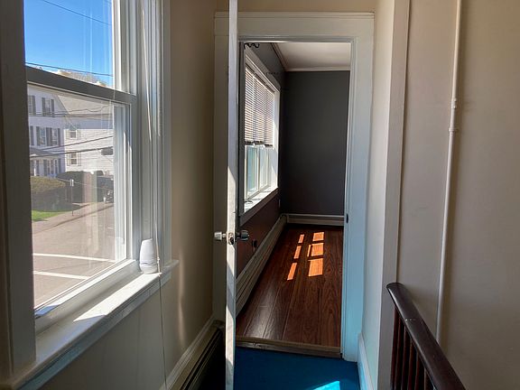 3rd image of 30 Grant St Floor 2