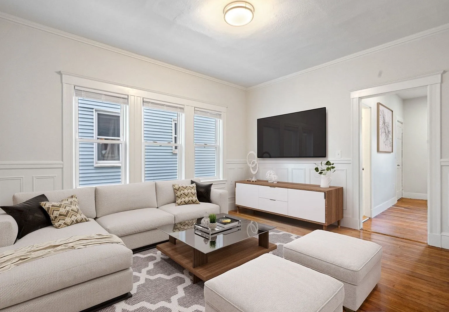 4 bed, 2.0 bath, 1400 sqft, $4,000 — Photo 1