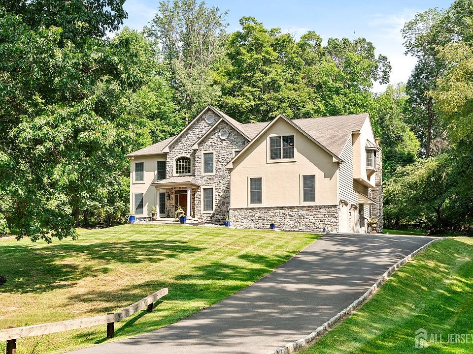 1st image of 12 Mountain View Ct