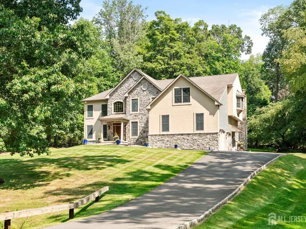 12 Mountain View Ct, Ewing, NJ 08628