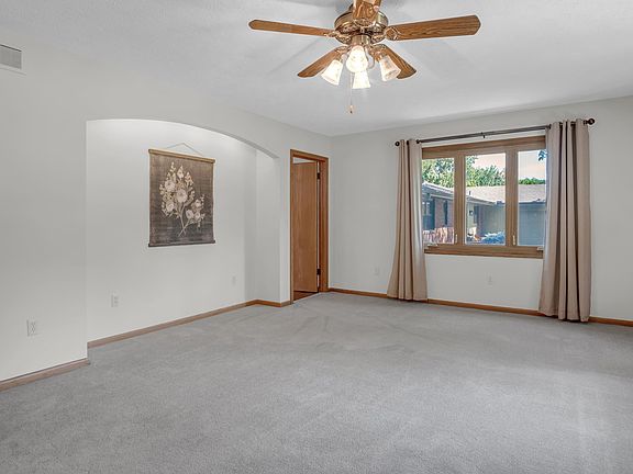 3rd image of 2800 Goldenrod Rd