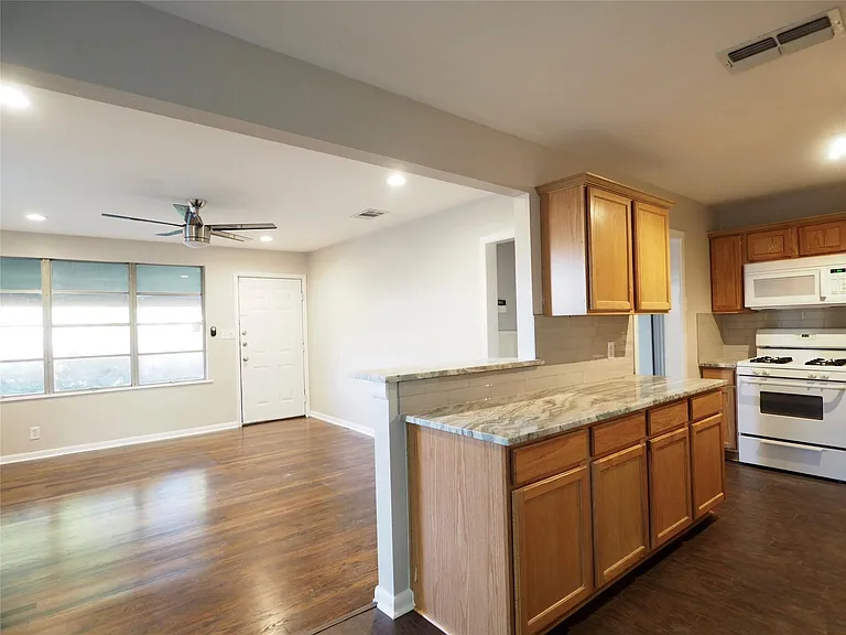 4508 Bennett Ave #A — Photo 7