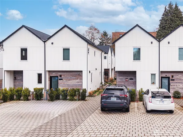 10350 Wallingford Avenue N #B, Seattle, WA 98133