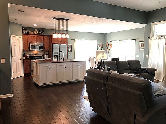 3rd image of 10044 S 178th St