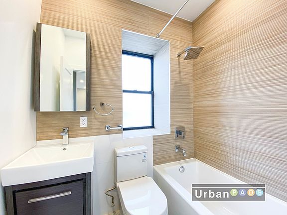 3rd image of 885 Dekalb Ave #6