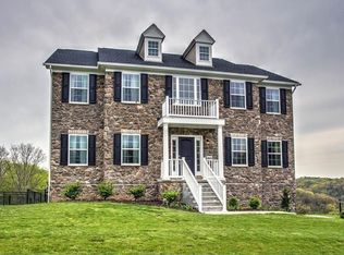 1029 Autumn Woods Dr, Coraopolis, PA 15108