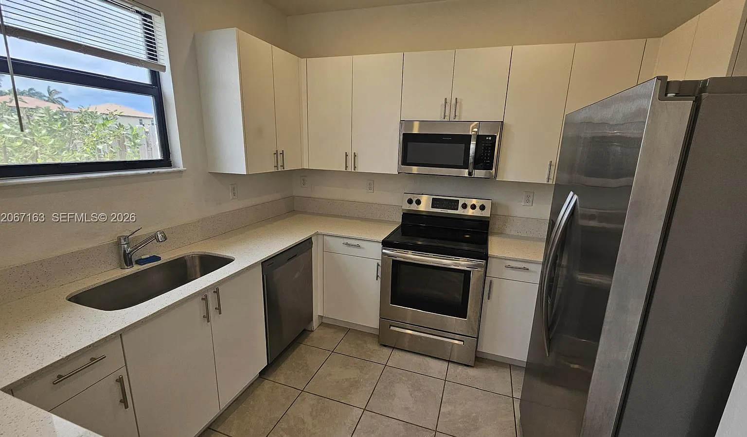 Silver Palm Residential H — Photo 3