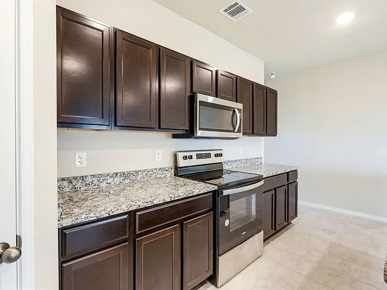 1706 Jarma Dr — Photo 6