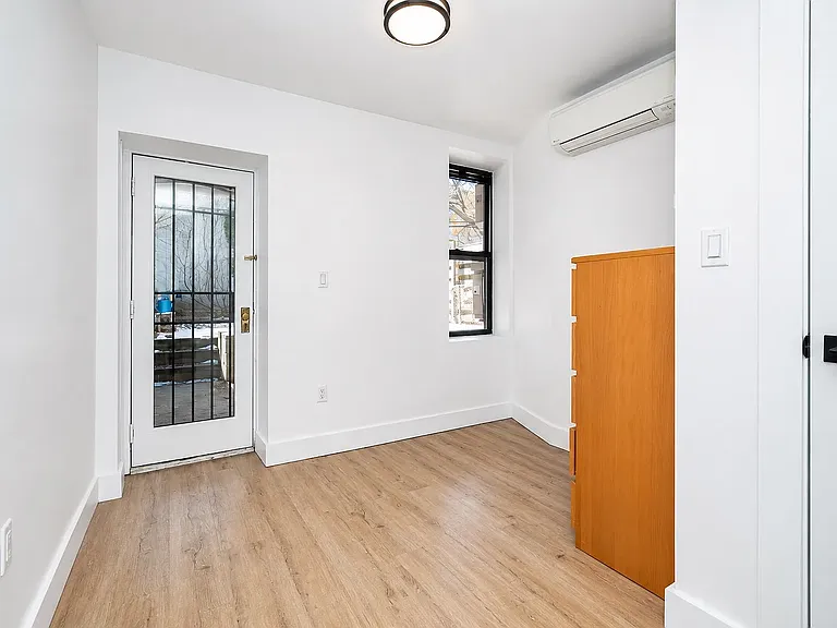 710 De Graw St #1A — Photo 5
