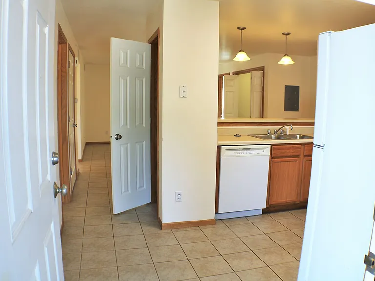 12 N Dodge St — Photo 5
